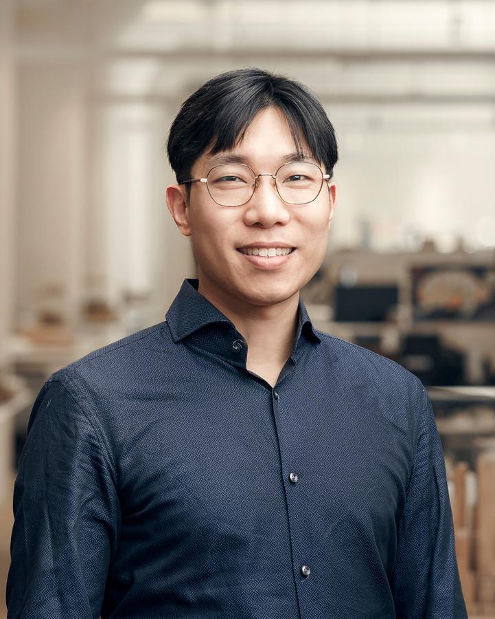 portrait of Steve Kang